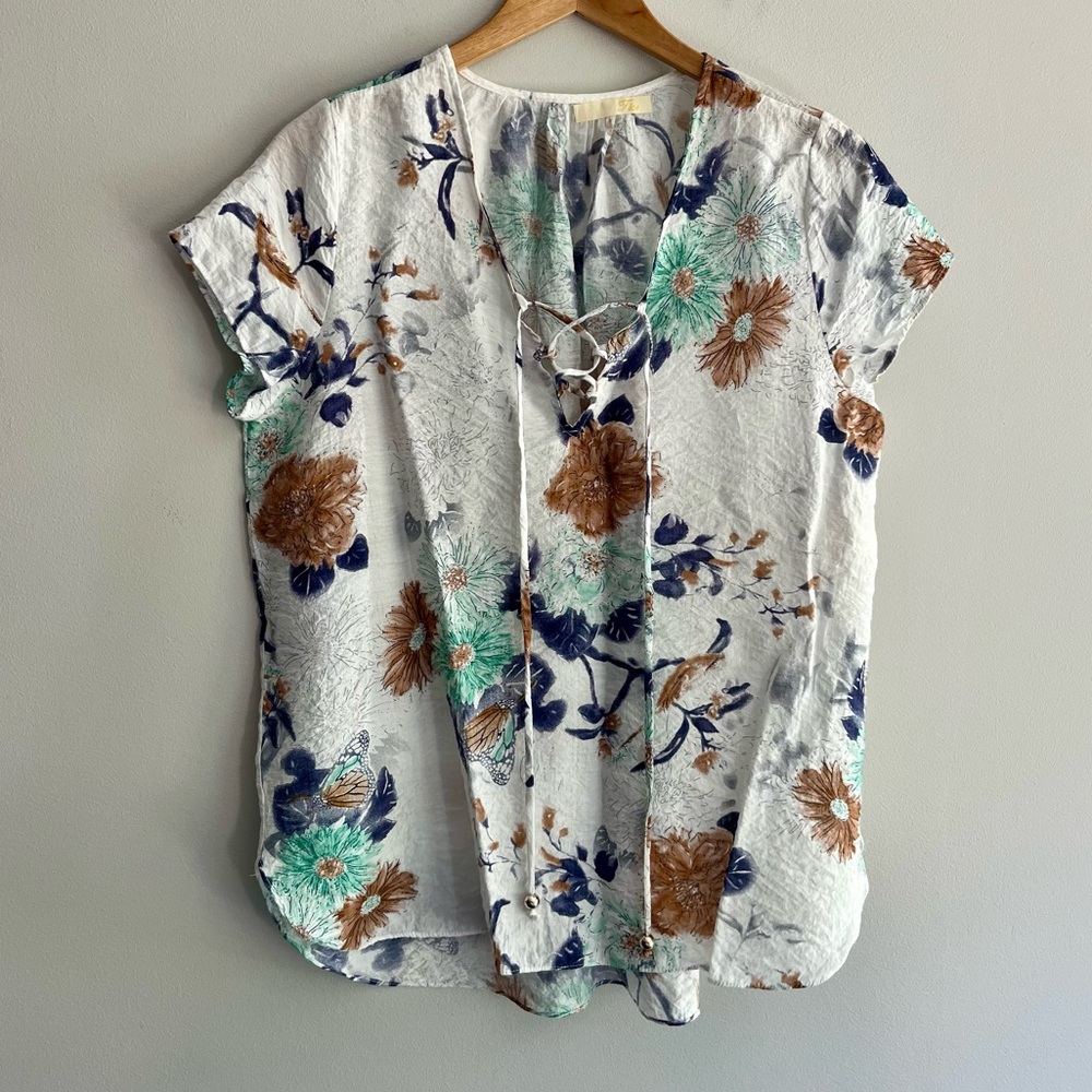 Floral Print Women's Top size Medium